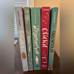 Fiction Tween/Teen Paperback Book Bundle 5 books